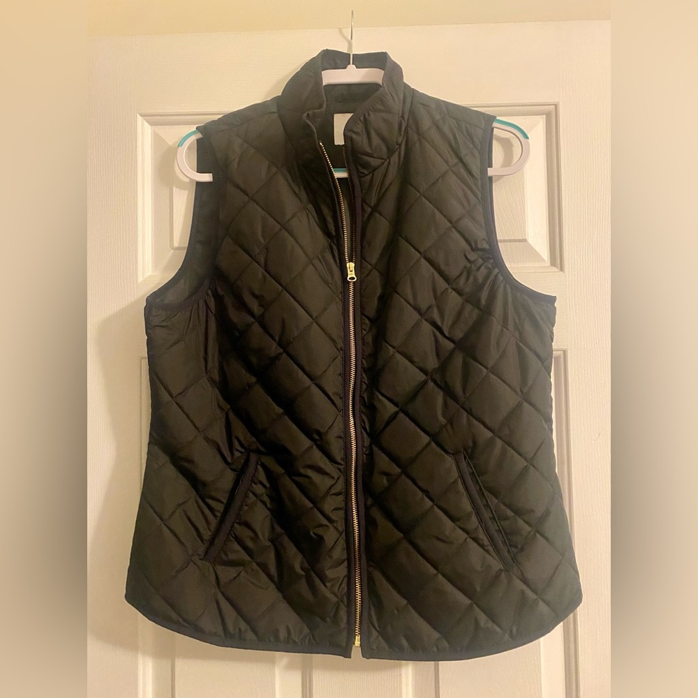 Old Navy Women's Black Quilted Vest Size Large